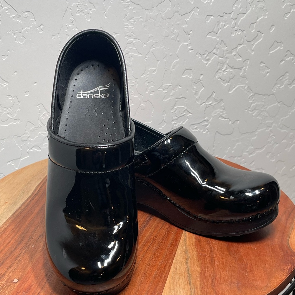 Dansko Professional Clogs Black Patent Leather Women EU 38 US 7.5-8
